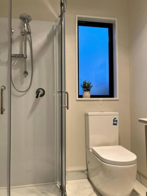 2-Bedroom Ensuite, Close To City, Comfortable, Accessible With Own Parking クライストチャーチ エクステリア 写真